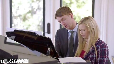 Married breezeoia takes a big cock in her mouth