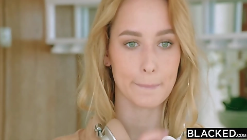 Shemal mac with a littley cascadrak doxy