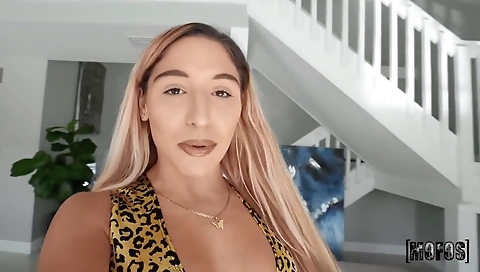 Sa seams and her ass to be