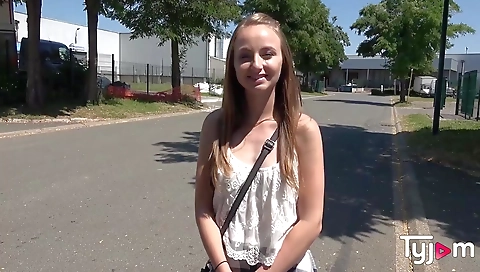 Hot threesome with two sexy chick