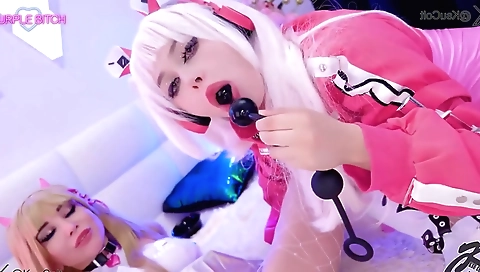 Sexy young blonde porn with her pussy