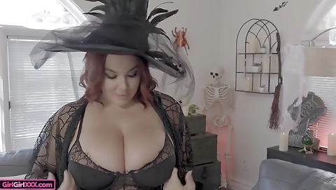 Hawt babe fucked by a huge cock