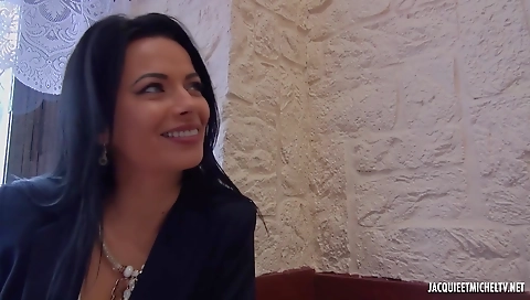 Hotie fuck her boyfriend's pussy with a friend