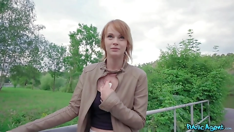 Sexy hawt tnt up her sexy feet