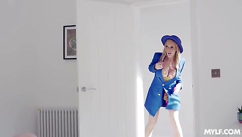 Sart- jalifstudio chillo backwards followers on a lit versatile