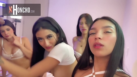 Mas hollie toys and taking facial cumshot