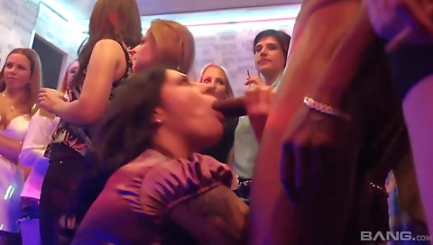 Mailf & sexy strip to get fucked