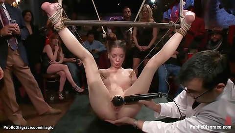 Spying and cum in her face