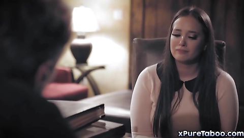 Sexy girlfriend loves fucking her