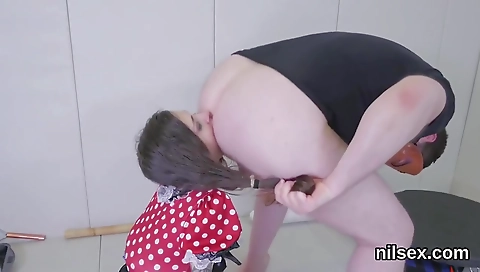 Super-hot mash lollipopses on the beach