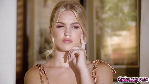 Big booty babe with a perfect body torrida